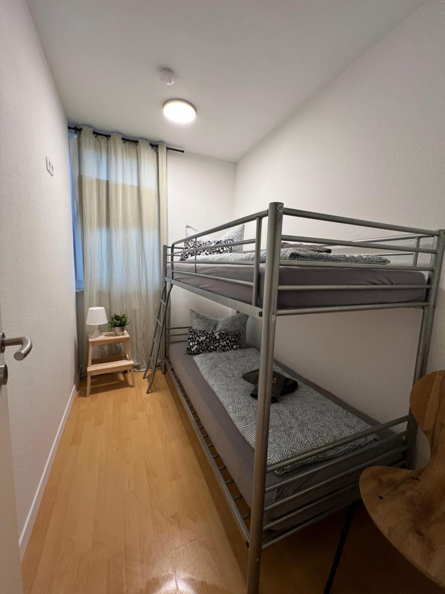 Apartment Humboldt 3 Schlafzimmer,Wifi, Netflix Parken, Terrasse, Klimatisiert, Naehe Zentrum Jena Eksteriør bilde