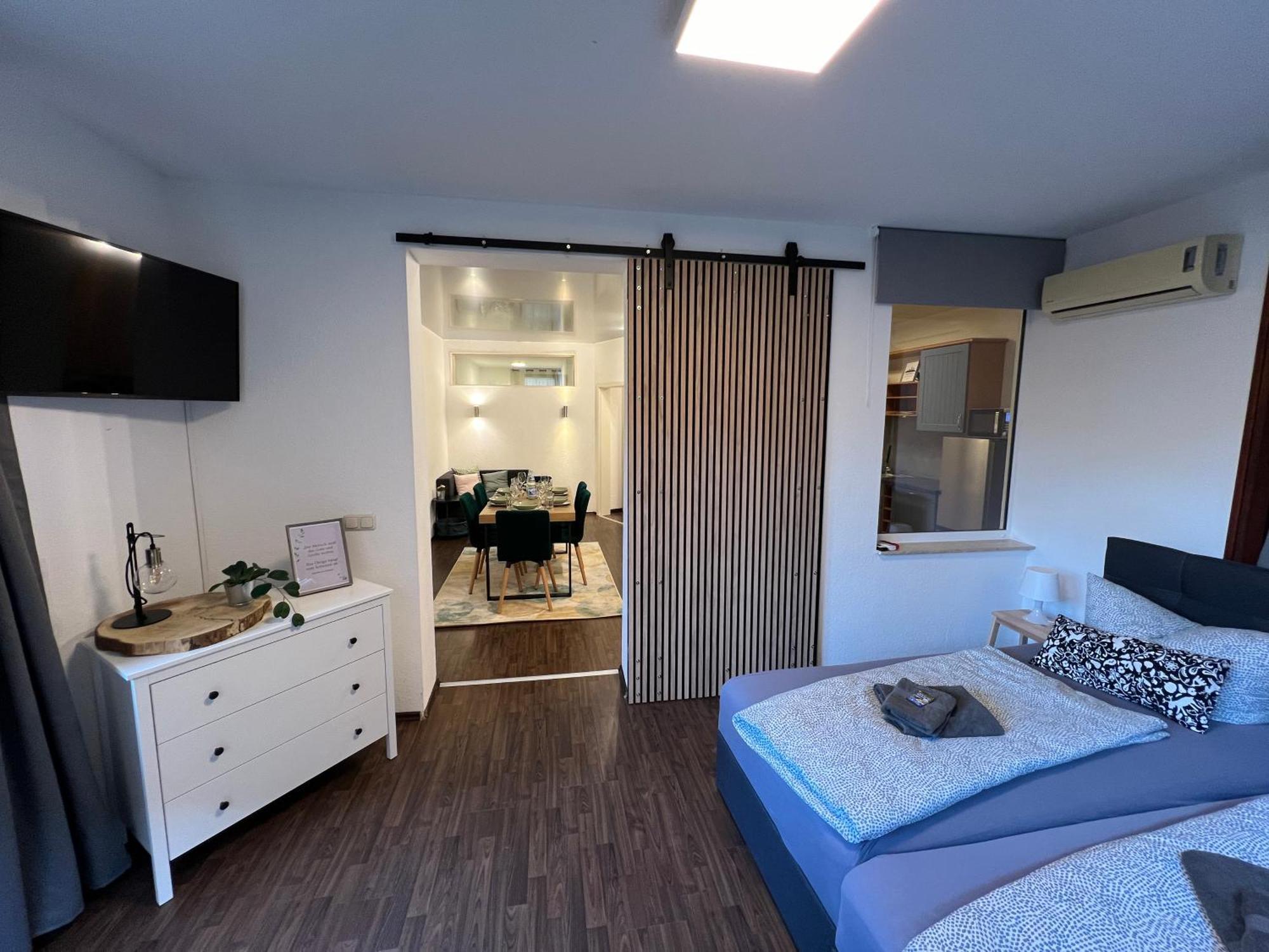 Apartment Humboldt 3 Schlafzimmer,Wifi, Netflix Parken, Terrasse, Klimatisiert, Naehe Zentrum Jena Eksteriør bilde