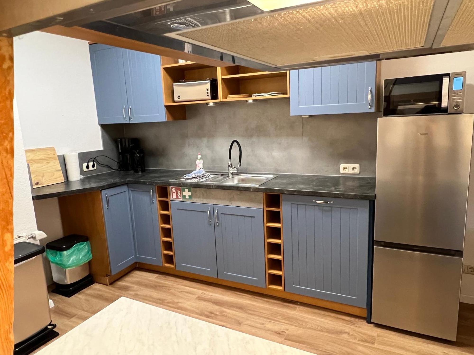 Apartment Humboldt 3 Schlafzimmer,Wifi, Netflix Parken, Terrasse, Klimatisiert, Naehe Zentrum Jena Eksteriør bilde